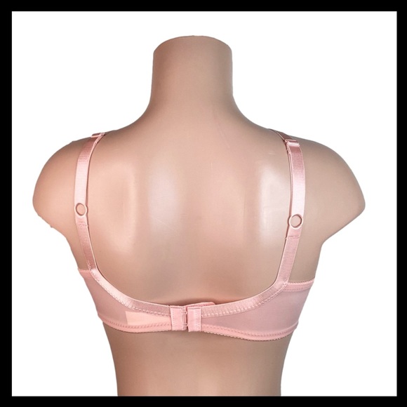 FREDRICKS OF HOLLYWOOD Voluptuous Full Figure Push Up Bra
Coral & Blue - Picture 2 of 7